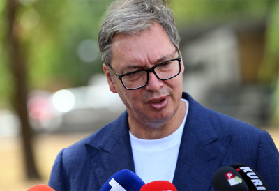 ”ОНИ НЕ РАЗУМЕЈУ КОЛИКО ЈЕ СРПСКИ НАРОД СИТ ЛАЖИ, ПОДВАЛА, ОТИМАЊА ТЕРИТОРИЈА” Вучић: Не смета ми што Марта Кос не долази, већ њени коментари