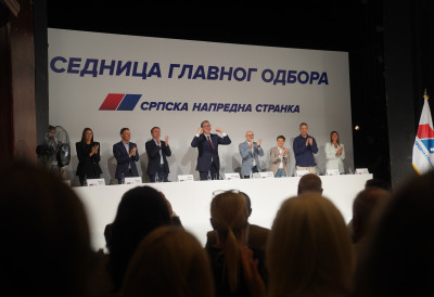 ЈЕДНОГЛАСНА ОДЛУКА У НИШУ Вучић носилац листе СНС на предстојећим изборима и кандидат за председника Владе Србије