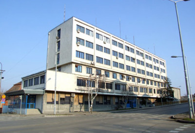 АЛКОХОЛ И ПРЕКРШАЈИ ОБЕЛЕЖИЛИ ВИКЕНД У ЗРЕЊАНИНУ Опет пуне руке посла за саобраћајну полицију