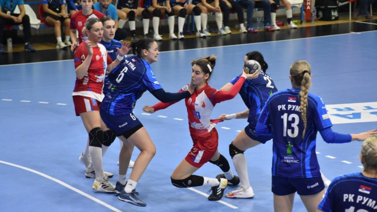 Новосађанке показале зубе, али недовољно за одлучне Сремице РУМА ОСВОЈИЛА КУП РУКОМЕТНОГ САВЕЗА ВОЈВОДИНЕ ЗА ДАМЕ
