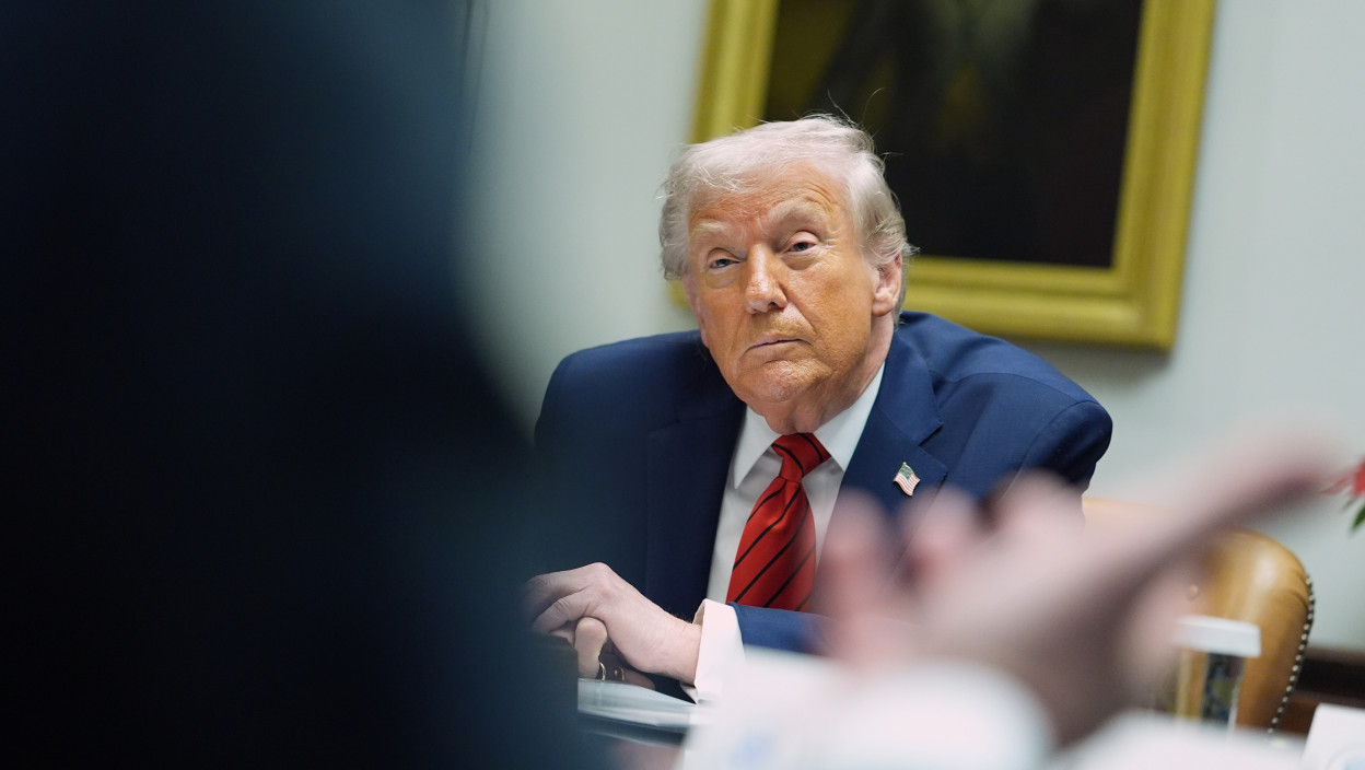 Накнада трошкова 15.000, плус уплата од милион долара! ТРАМПОВА „ЕКСЛУЗИВА“: Директан пут до држављанства за све квалификоване СТИГЛА ЗЛАТНА КАРТИЦА САД