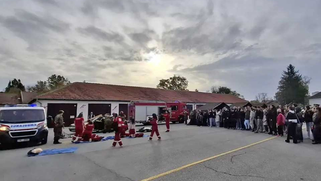 БАНАТСКА БРИГАДА ОТВАРА ВРАТА НОВИМ ВОЈНИЦИМА И ЦИВИЛИМА Стабилан посао, напредовање и бројне погодности