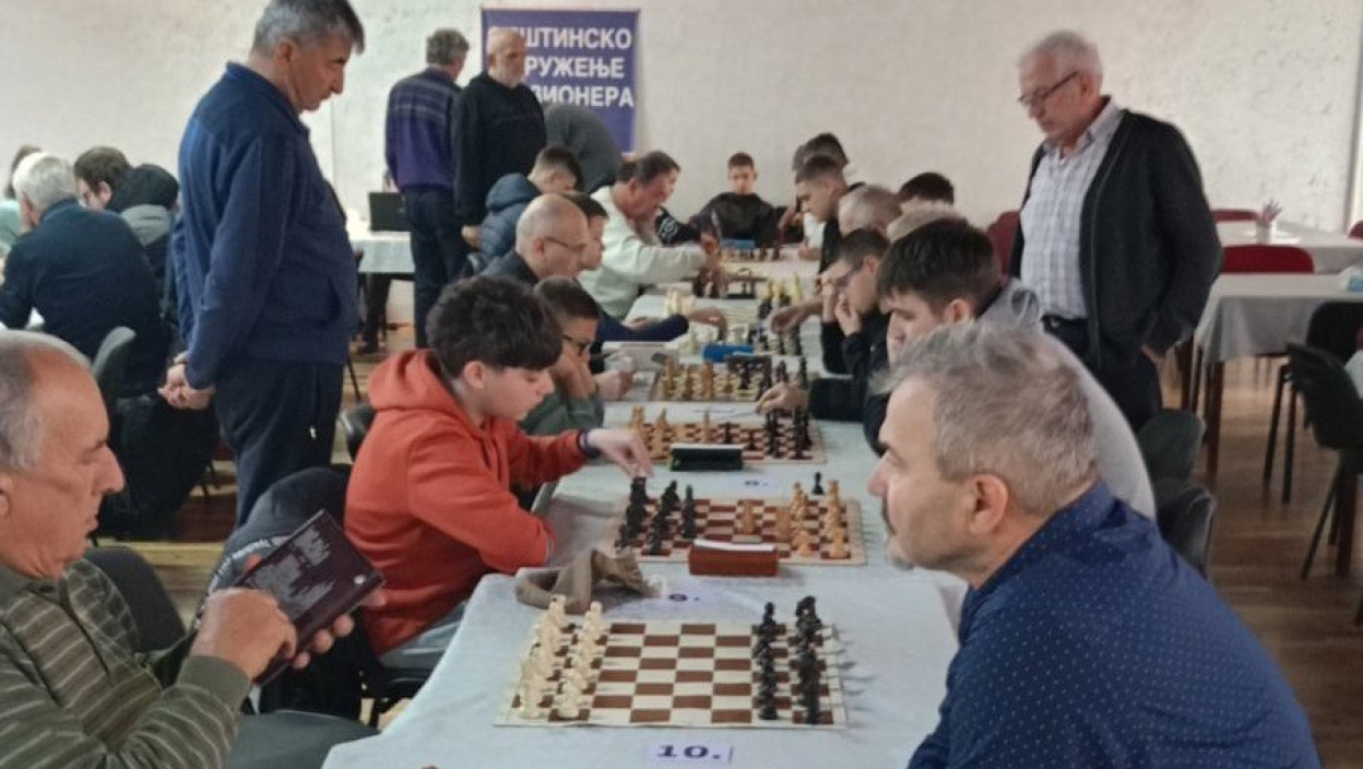 ПРВЕНСТВО ОПШТИНЕ РУМА У УБРЗАНОМ ШАХУ: Милан Митић из Инђије најуспешнији