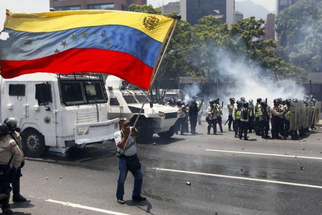 Protesti u Karakasu AP Photo/Ariana Cubillos