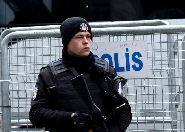 Holandska policija  Foto: EPA/SEDAT SUNA