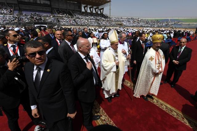 papa franja u egiptu EPA CIRO FUSCO.jpg