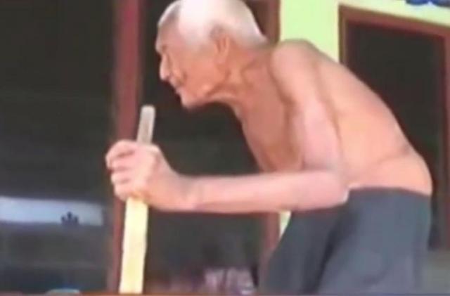 deda Goto, najstarija čovek Foto:youtube/screenshot