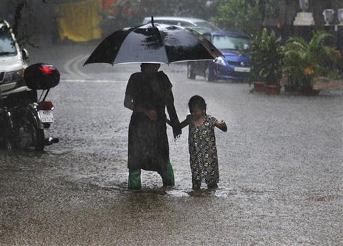 Indija, poplave Foto: AP Photo/Rafiq Maqbool
