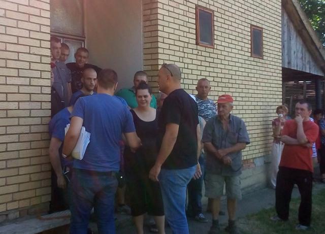 Ispred kuće koja treba da bude zaplenjena Foto:Dnevnik.rs/ D. Nikolić