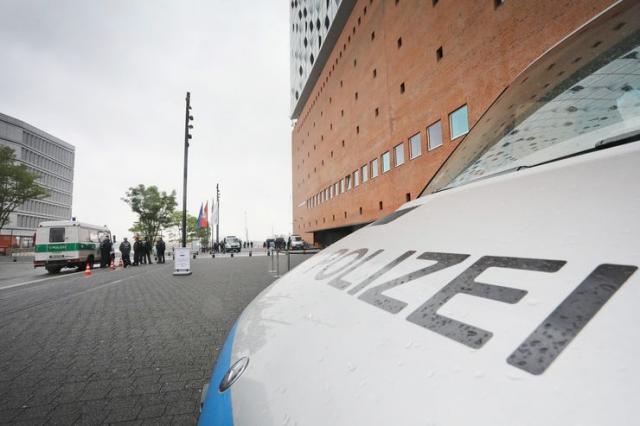 Nemačka policija u Hamburgu Foto: EPA/FOCKE STRANGMANN