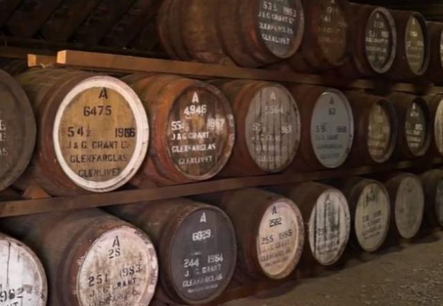 Škotski viski u buradima Foto: Youtube/printscreen