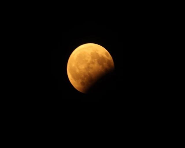 Pomračenje Meseca Foto: Tanjug/video