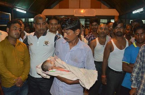 Indija, deca umrla u bolnici Foto: AP Photo