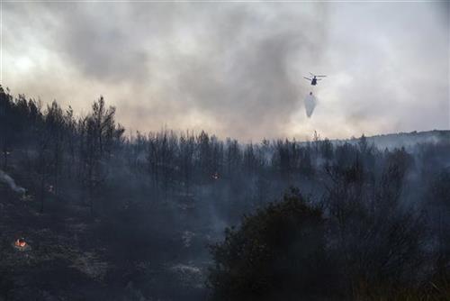 Požari, Grčka  foto: AP Photo/Yorgos Karahalis