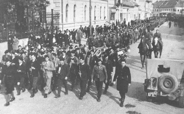 Svečana povorka oslobodilaca oktobra 1944. u Vršcu  