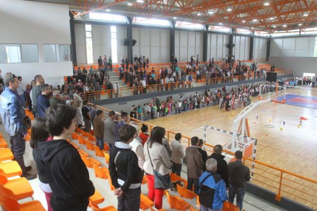 Otvorena sportska hala u Petrovaradinu foto: Dnevnik.rs/S. Šušnjević