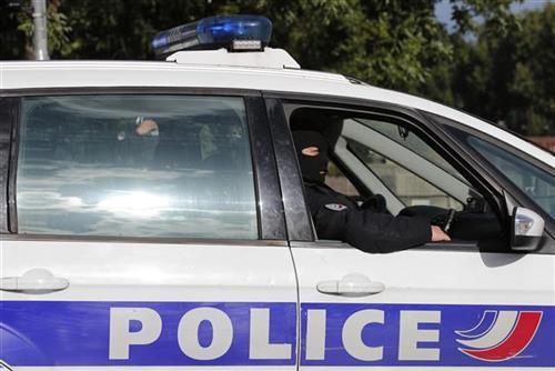 francuska policija Foto: AP Photo/Christophe Ena