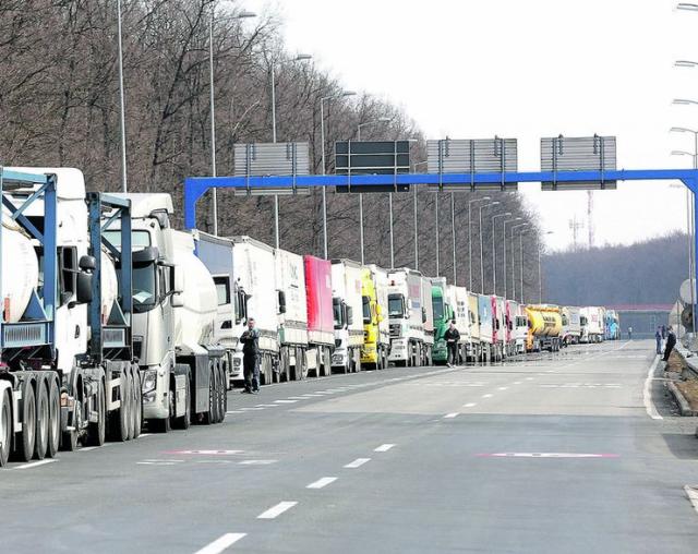 Kamioni na graničnom prelazu foto: Dnevni.rs/arhiva