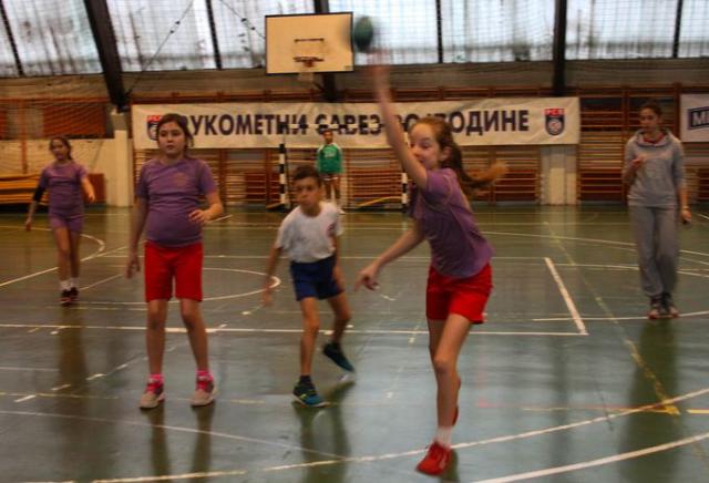 Turnir u mini-rukometu „Gol za osmeh” u OŠ „Prva vojvođanska brigada” Foto: F. Bakić
