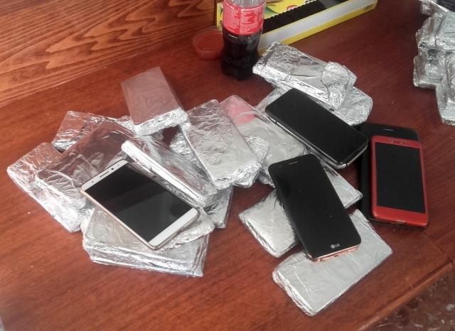 Mobilni telefoni koje su Rumuni krili ispod jakni CARIN