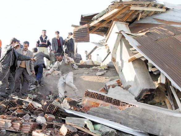 Iran zamljotres/Tanjug