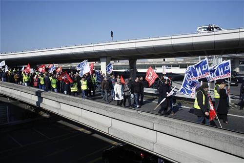 Štrajk u Er Fransu Foto: AP Photo/Thibault Camus
