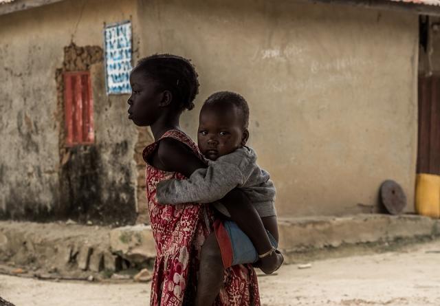 Žena i dete iz Nigerije Foto: pixabay.com