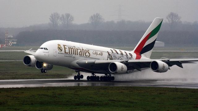 avion emirati