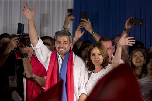 Mario Abdo Benites (46) pobednik je izbora za predsednika Paragvaja Foto: AP