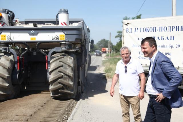Mirović obišao radove na putu između Futoga i Begeča Foto: Pokrajinska vlada