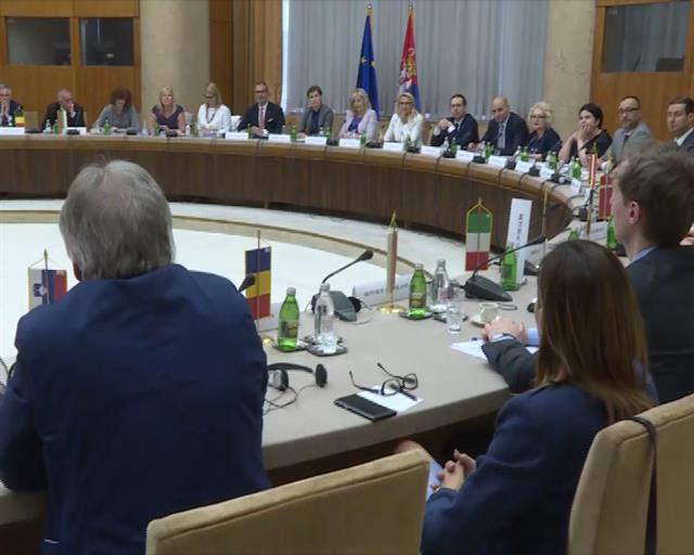 Ana Brnabić sastanak sa šefom delegacije EU Semom Fabricijem i ambasadorima zemalja EU u Srbiji Foto: Tanjug