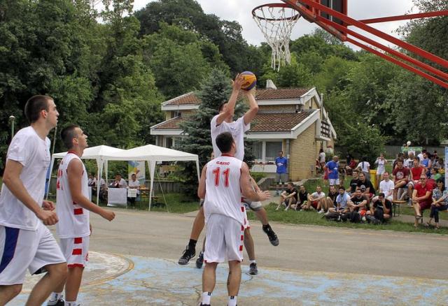 Humanitarni turnir u basketu  3 na 3 Foto:Dnevnik.rs/  F. Bakić