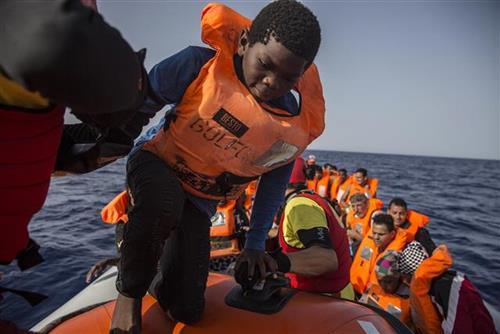 Brod sa migrantima Foto:AP Photo/Olmo Calvo