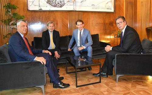  Vučić sa austrijskim kancelarom, Hanom i Tačijem Foto: Tanjug
