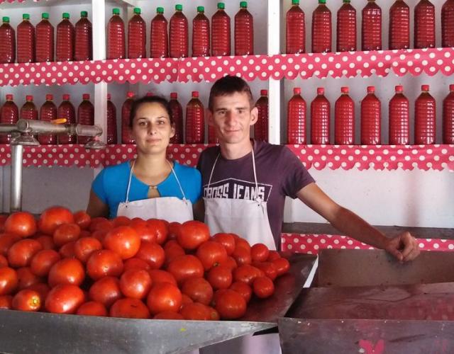 Marina i Dragan žive isključivo od poljoproprivrede, obrađuju ukupno 7,5 hekatara Foto: privatna arhiva