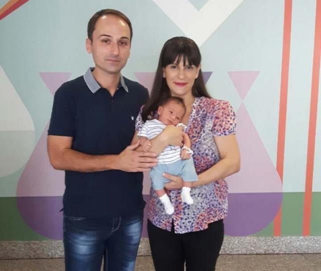 Тата Драган, мама Светлана и беба Стефан Одаџић