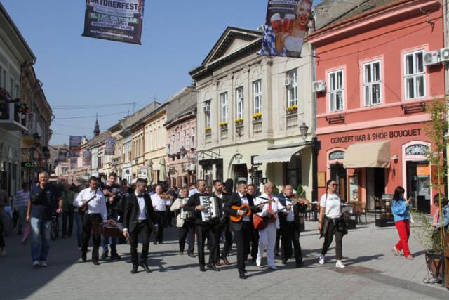 Festival tamburasa i paprikasa/Dnevnik