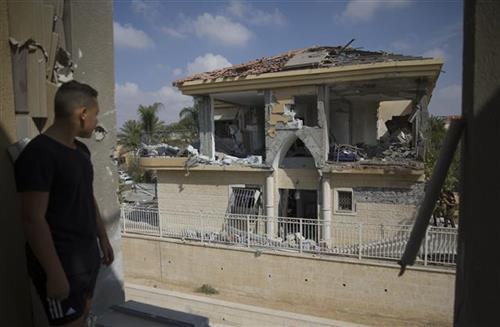 Posledice minobacačke paljbe iz Gaze na Izrael Foto: AP Photo/Tsafrir Abayov