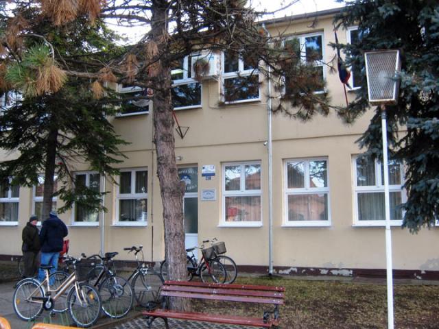 Tehnicka skola u Adi/M. Mitrovic