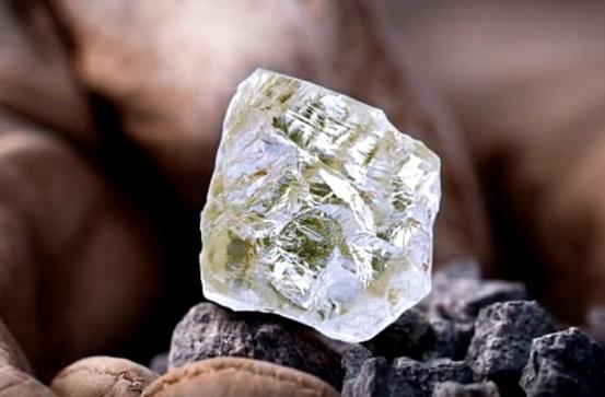 Najveći dijamant u Severnoj Americi iskopan u Kanadi foto.Youtube/printscreen