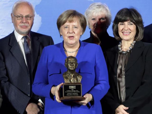 Angela Merkel sa nagradom/Fonet