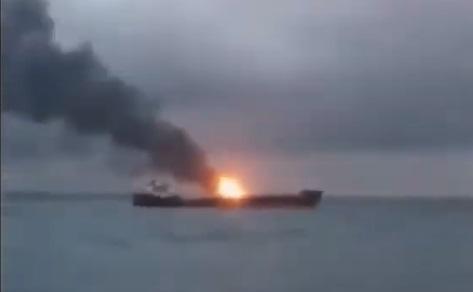 Požar na brodu u Krečkom moreuzu Foto: Youtube/printscreen
