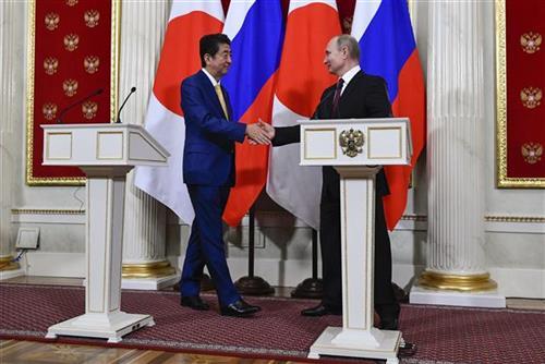 Abe i Putin u Moskvi Foto: AP Photo