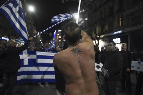 Protesti protiv Prespanskog sporazuma  u Atini Foto: AP Photo/Giannis Papanikos