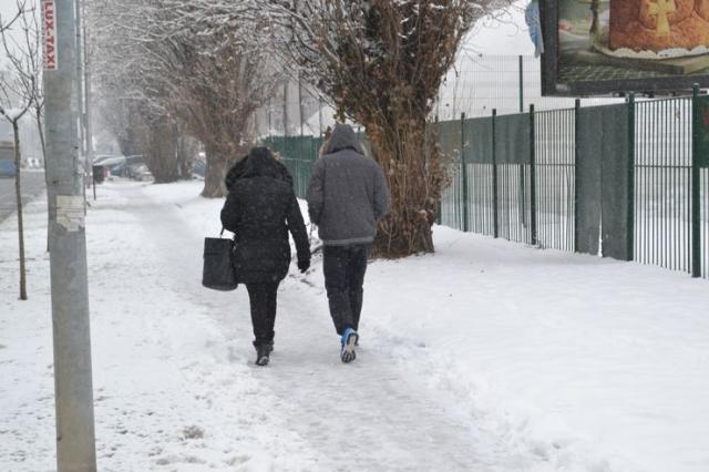 Sneg i led na trotoarima Foto: Dnevnik.rs