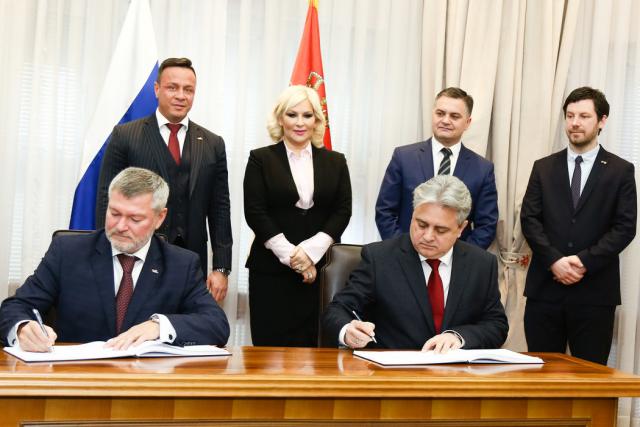Potpisan novi ugovor sa Ruskim železnicama vredan 230 miliona evra Foto: Ministarstvo građevinarstva
