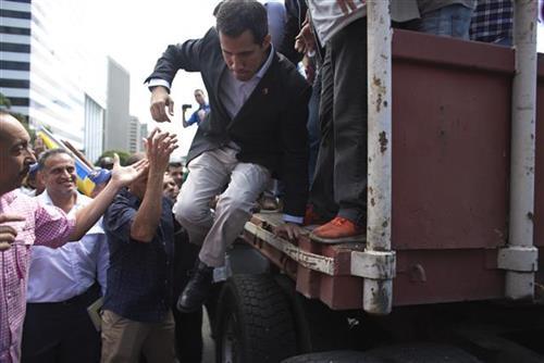 Karavan opozicije krenuo po humanitarnu pomoć granici sa Kolumbijom  Foto:  AP Photo/Ariana Cubillos
