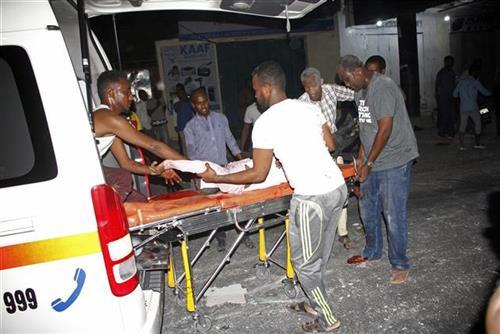 Najmanje 10 mrtvih u terorističkom napadu u Mogadišu  Foto: AP foto - Farah Abdi Warsameh