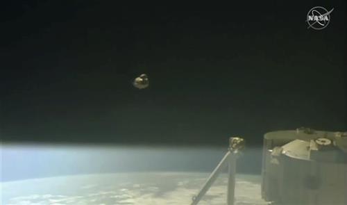 Kapsula "Spejs eks" odvojila se od Međunarodne svemirske stanice i započela svoj povratak na zemlju  NASA TV via AP
