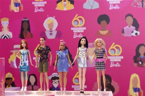 Лутка Барбика "прославља" 60. рођендан  Фото: Diane Bondareff/Invision for Barbie/AP Images Lutka Barbika "proslavlja" 60. rođendan  Foto: Diane Bondareff/Invision for Barbie/AP Images